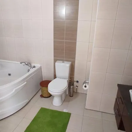 Sunny Duplex In King Selene شقة *
