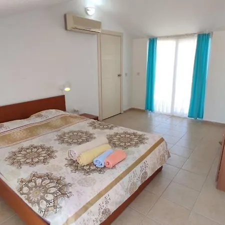 Apartment Sunny Duplex In King Selene