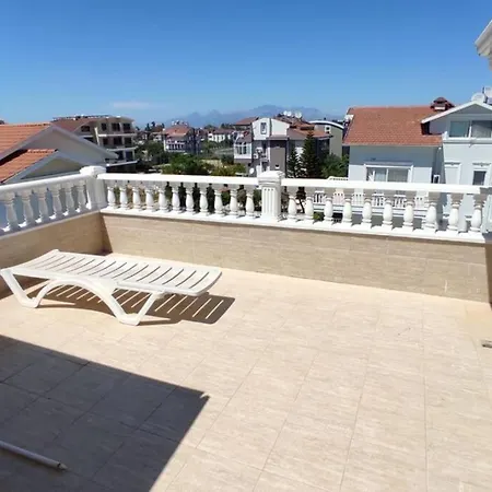 Sunny Duplex In King Selene Apartment